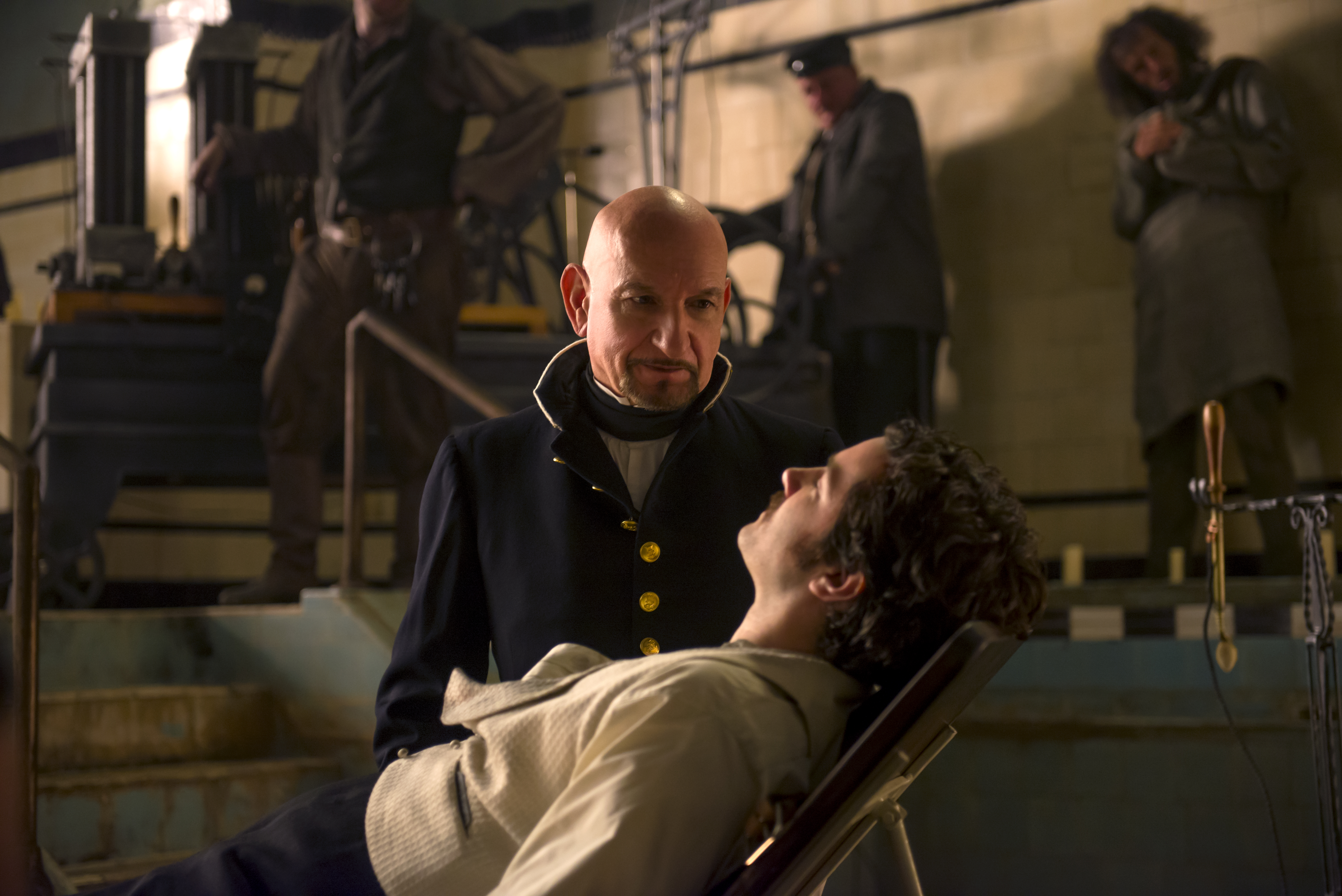 обитель проклятых элиза грейвз. искатели могил психушка. постеры фильмов про психов. дэнни трехо хэллоуин 2007. ужастики про психов.