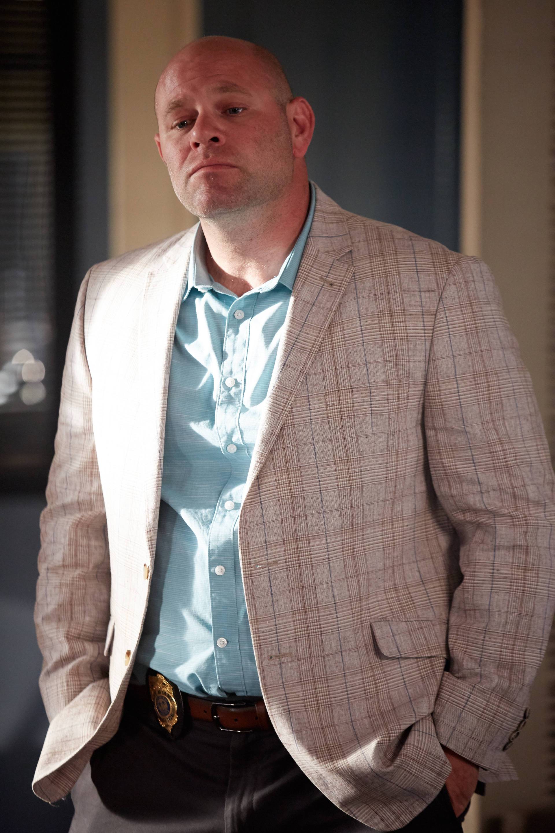 Domenick Lombardozzi in Rosewood (2015)