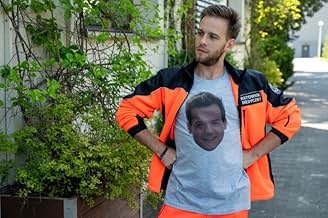 पोस्टर देखें