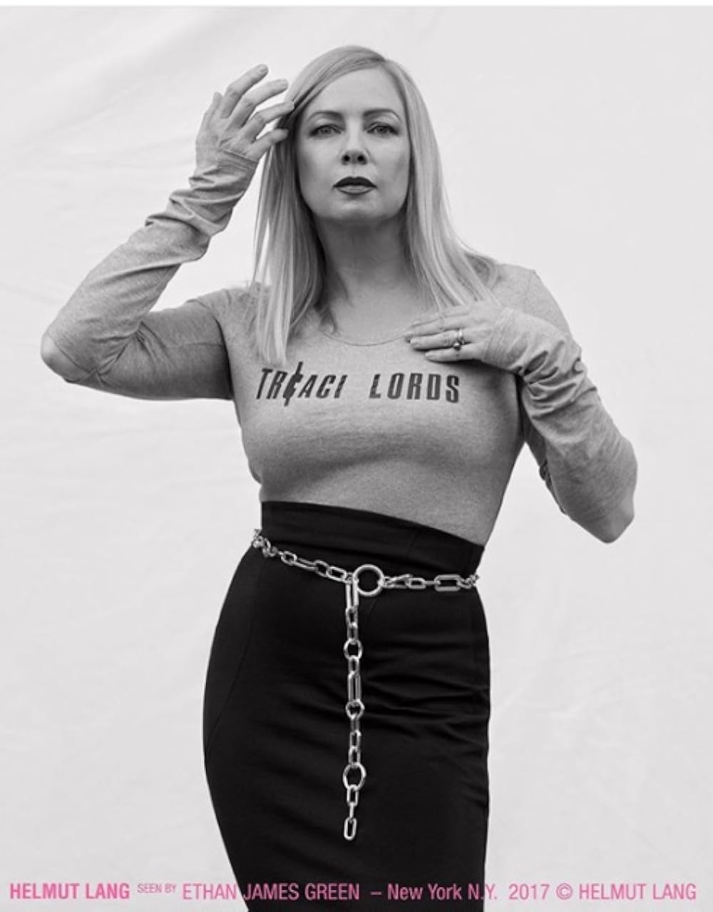 Chiroyli qizlarning erotik striptiz videolarini tomosha qiling