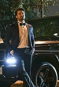 Doski yigitga minatka beradi Doski yigitga minatka beradi