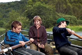 पोस्टर देखें