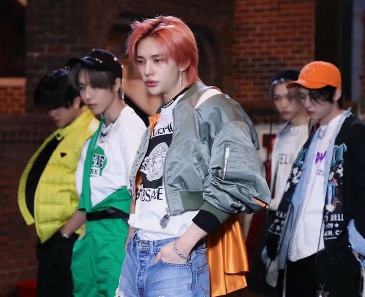 StrayKids S-class Felix着用セット STRAY KIDS 'S-Class' Outfits & Fashion Breakdown | InkiStyle