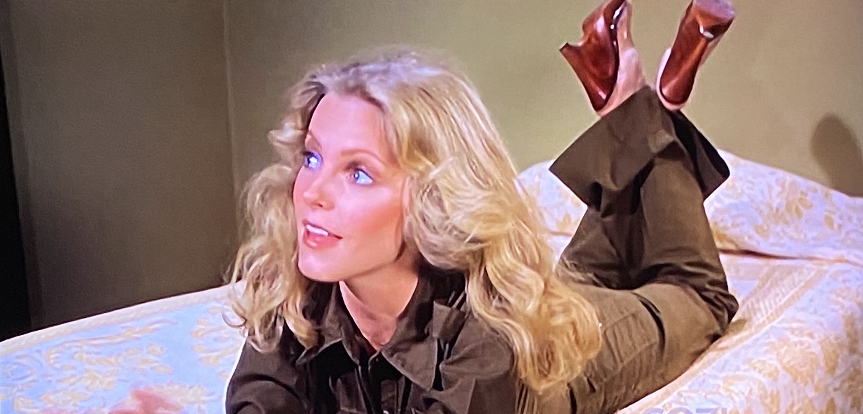 Charlie&#39;sAngels Charlie's Angels | The Angels Join The Circus | Classic TV