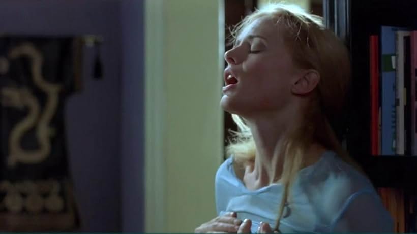 Heather Graham in Killing Me Softly (2002)