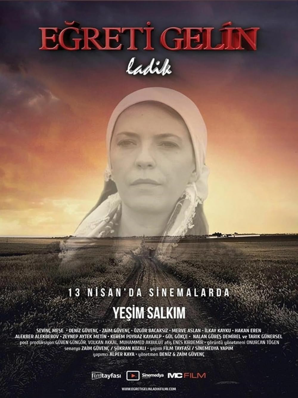 Busty kaltak bir braid va uning yigiti bilan Busty kaltak bir braid va uning yigiti bilan