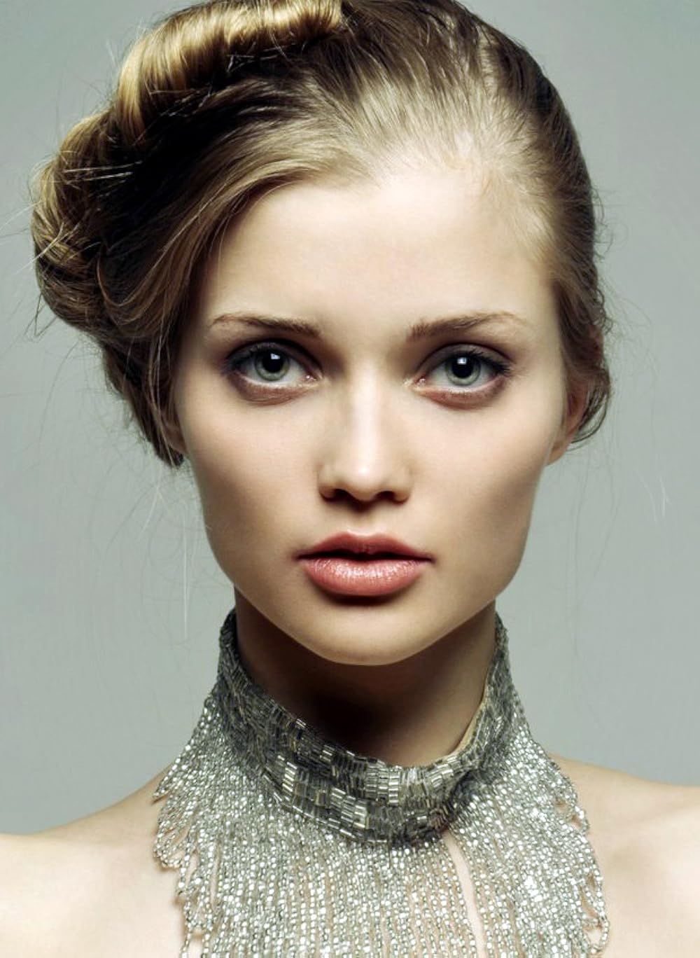 Puflanadigan oyinchoq porno onlayn Peri liboslarida yalangoch qizlar