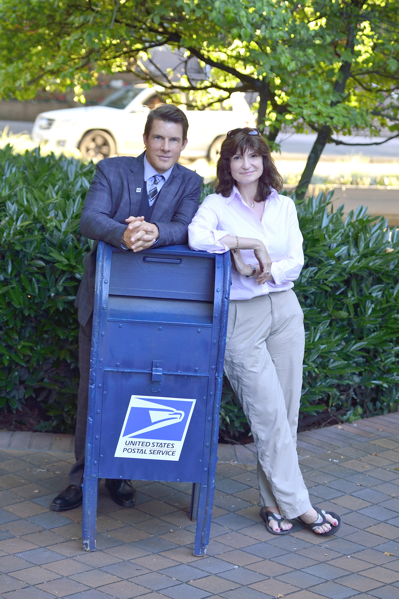 Eric Mabius and Martha Williamson in Signed, Sealed, Delivered (2013)