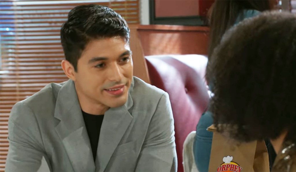 MV5BNzAyOWFlN2ItOTQwMC00YWFkLWE4N2EtYWE4