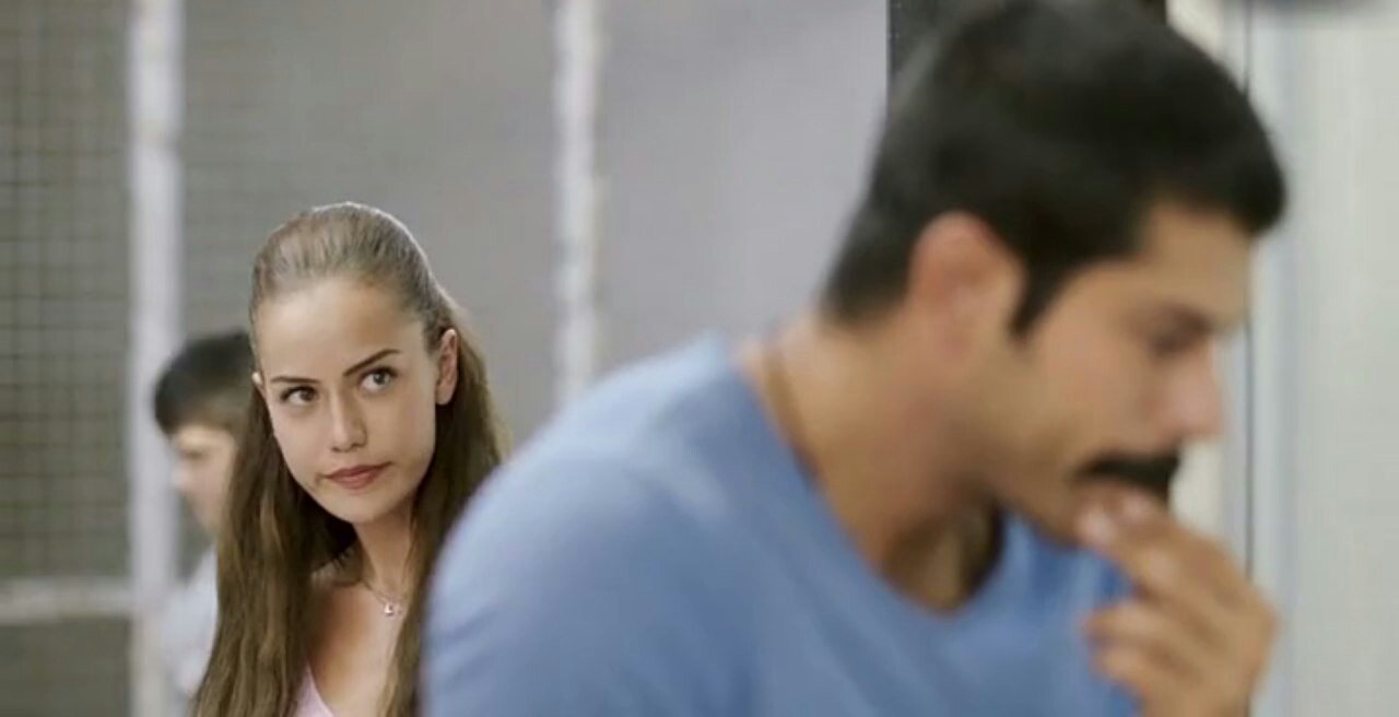 Любовь была похожа на тебя. На что похожа любовь. На что похожа любовь. Фахрие эвджен и озджан дениз. Фахрие эвджен и бурак.