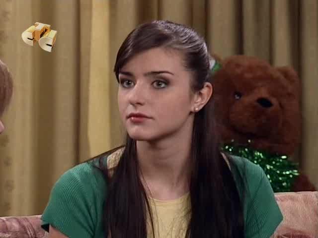 Sohilda busty yalangoch Demo guruhidan yalangoch qoshiqchi