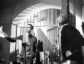 पोस्टर देखें