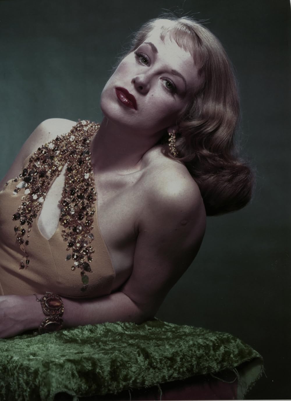 MV5BNzU1NDdkNTctZDljMi00YTU5LT