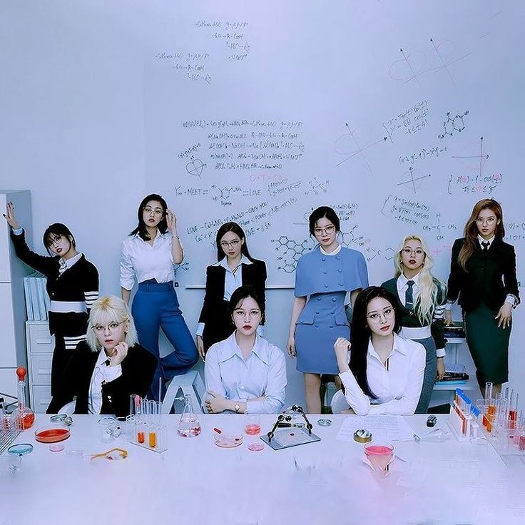 K-POP・アジア TWICE scientist TWICE “SCIENTIST” M/V - YouTube