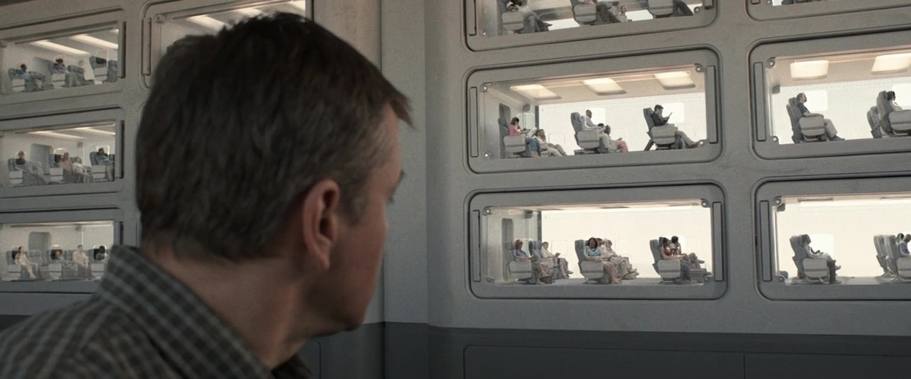 Matt Damon and Margo Martindale in Petit format (2017)