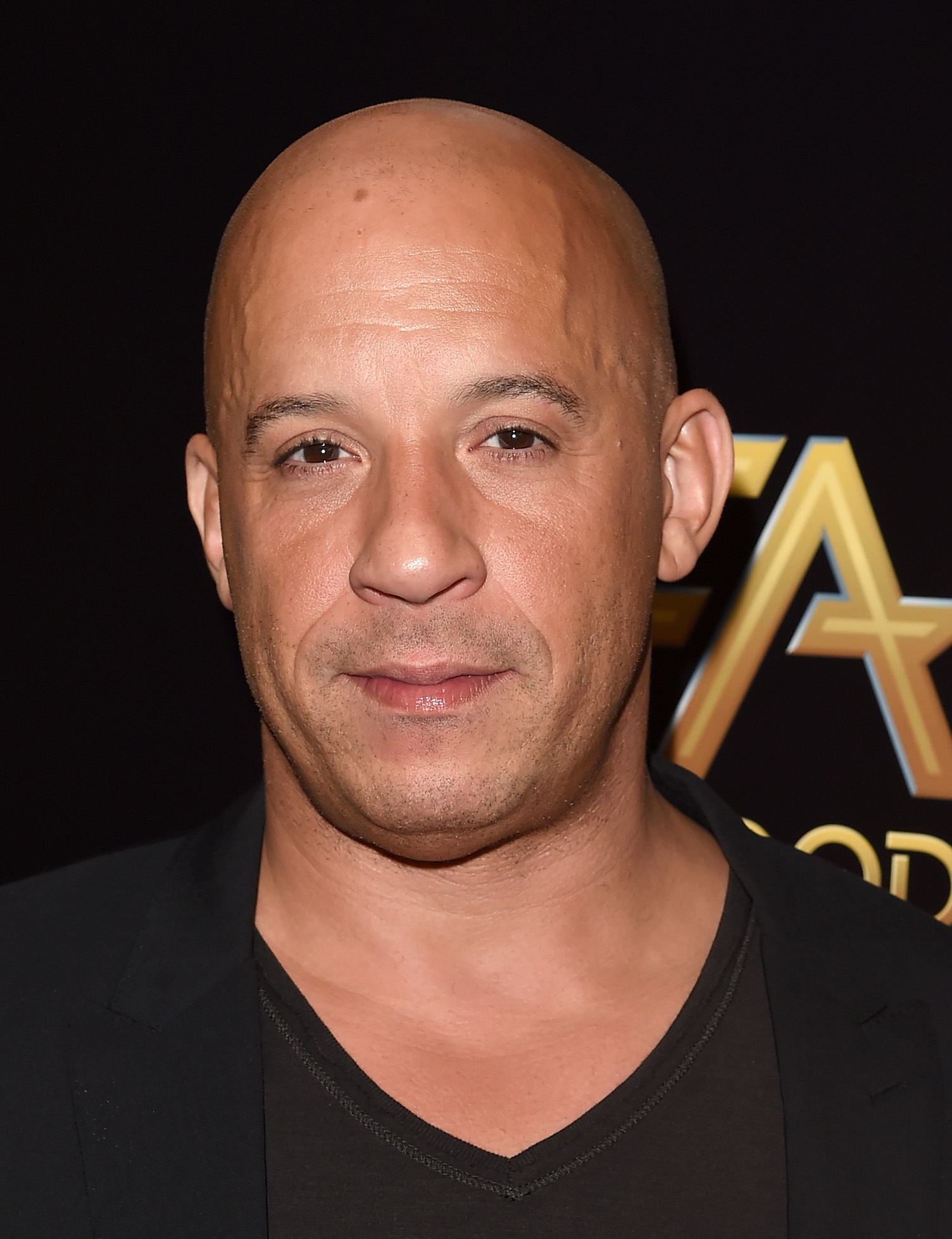 Дизель википедия. Виндизель. VIN Diesel. Вин дизель актер.