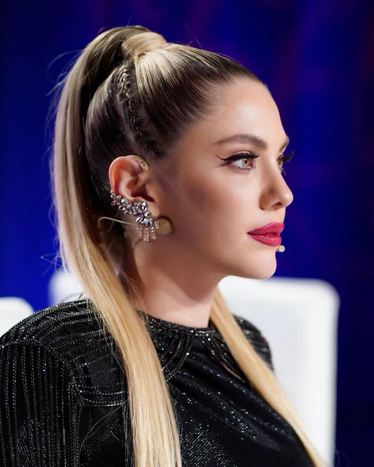 Yosh va chiroyli erotika