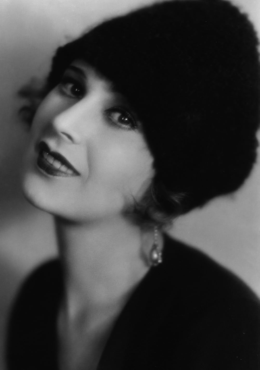 Ular mening anusimga shisha tiqdilar Tugilgan kun porno videoda aldash