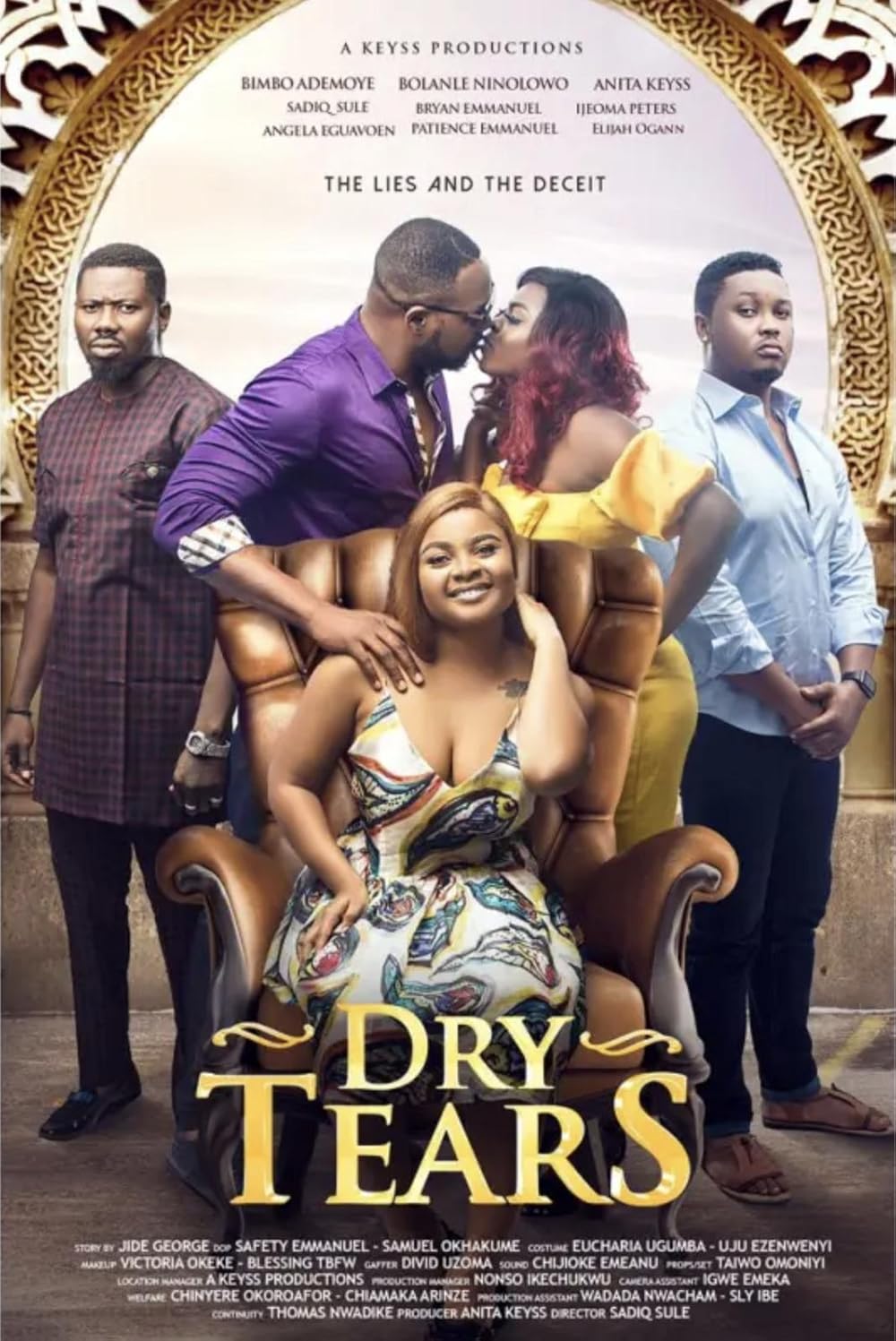 Moda namoyishidan keyin kiyinish xonasida sikish Onlayn jinsiy aloqa - bu katta axlat