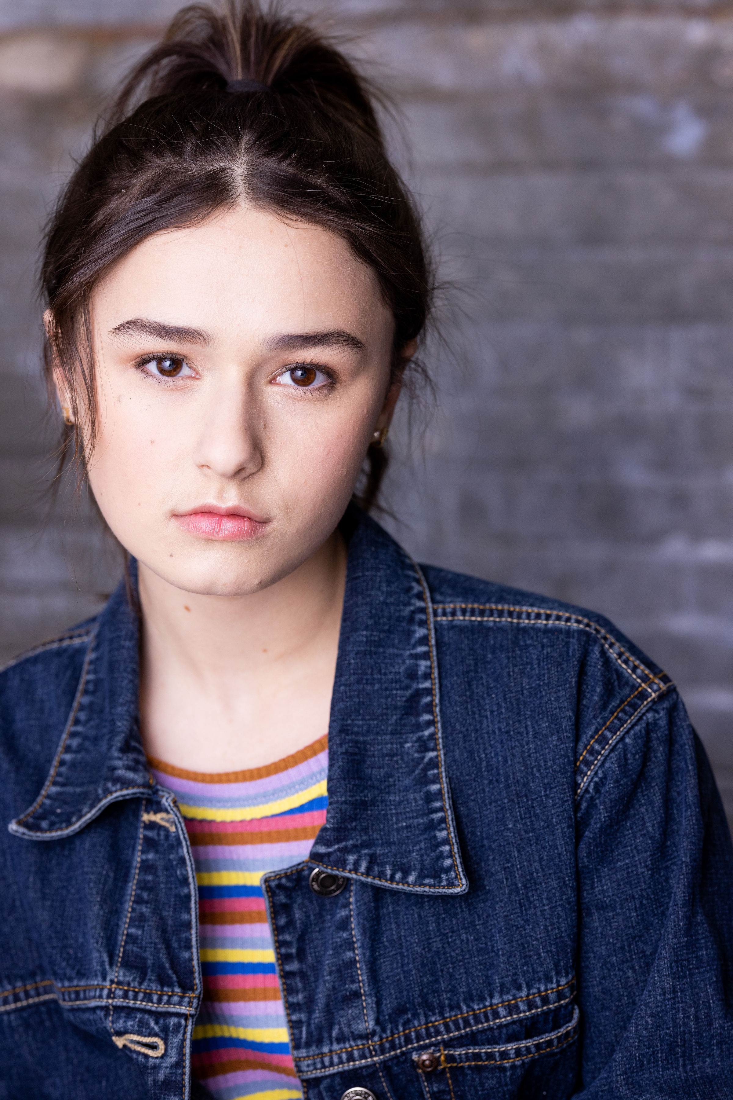 Yosh porno yulduzlar katalogi Analingus va kunnilingus foto galereyasi, oltin yomgir