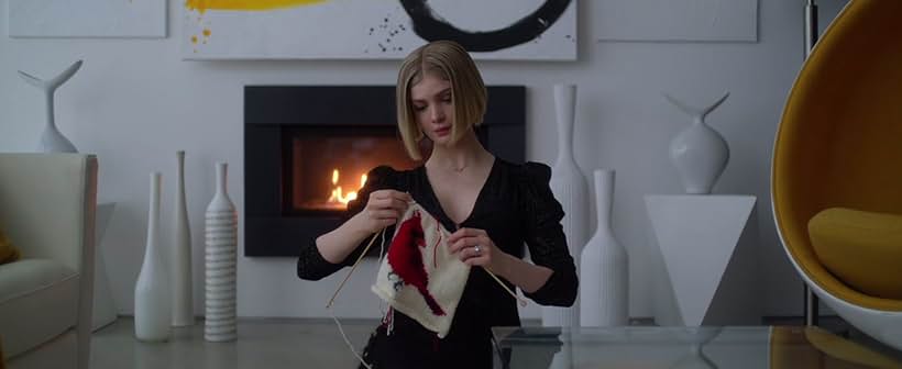 Elena Kampouris in Wifelike (2022)