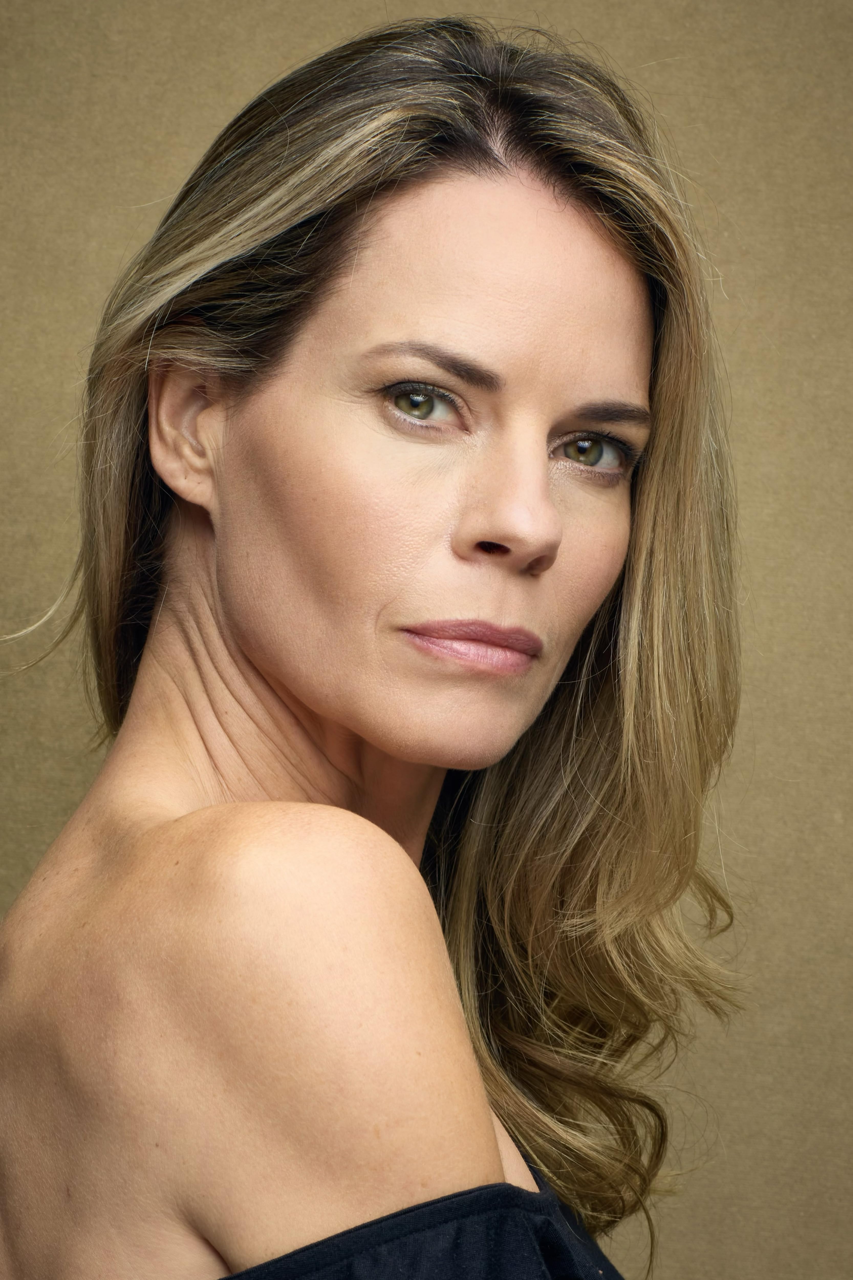 Моника Рэймонд порно фотосуреттері Әкесі мен қызының порносын онлайн көру