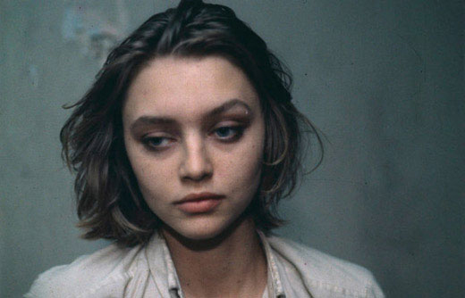 Xotinimning uyda sexy ichki kiyimdagi fotosuratlari