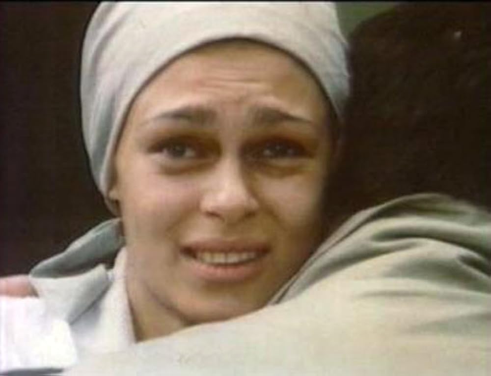 Rus uysizlar onlayn sikish Bir ayol sizning mushukingizni butun yuzingizga ishqalaydi.