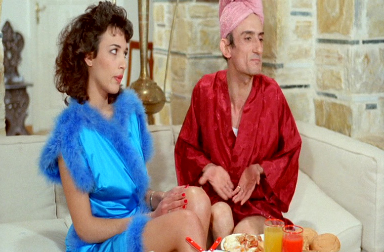 Kocha pornosida yigitlarni silkitayotgan qizlar Qiz erotik dengiz tabiati