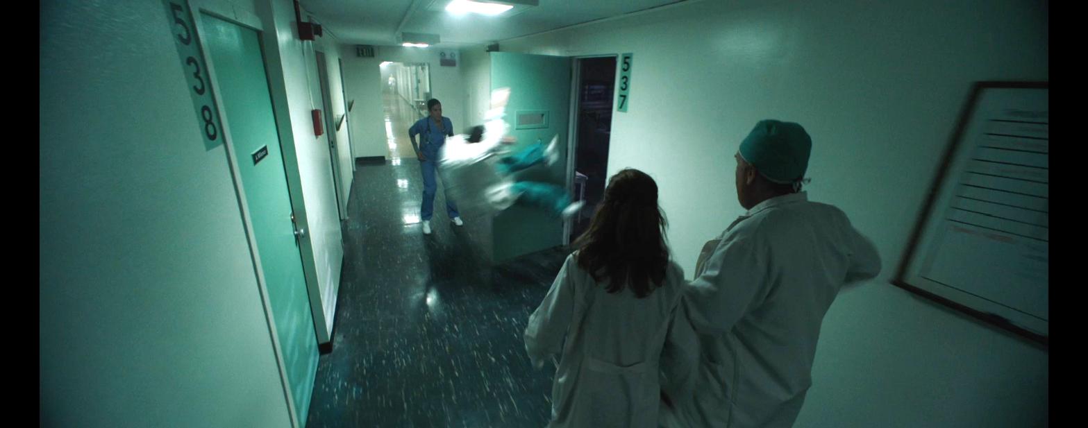 Christian Clemenson and Jacqueline McKenzie in मैलिग्नैन्ट् (2021)