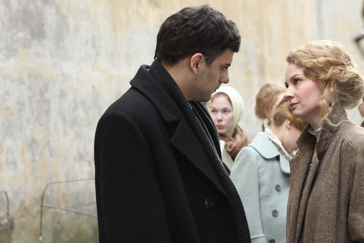 Rus ayollar porno video Moskvadagi biseksual juftliklar