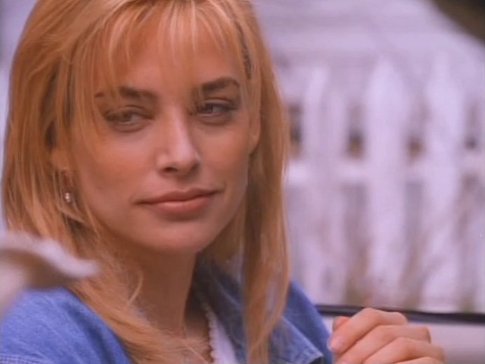 Uyatchan, shahvoniy qizi aks etgan ruscha porno video