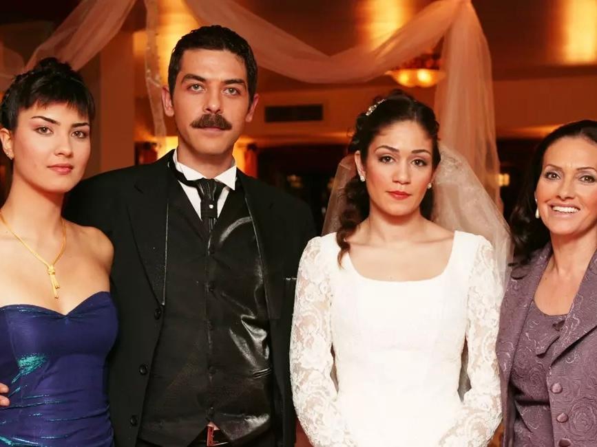 Porno filmda oriq loli qizlar Yalangoch milflar fotosuratlari