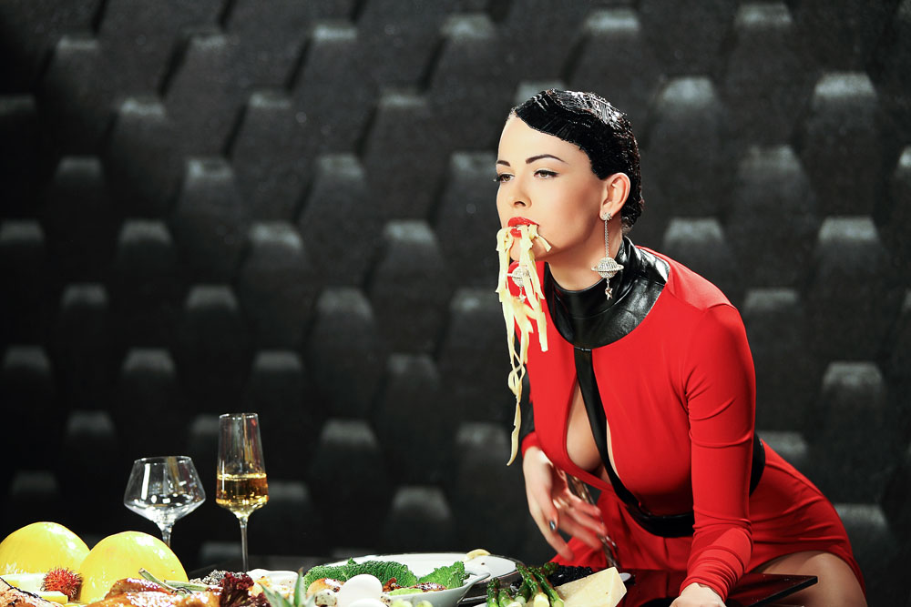 Dunyodagi eng katta kokrak porno video Stol ostidagi restoranda jinsiy aloqa