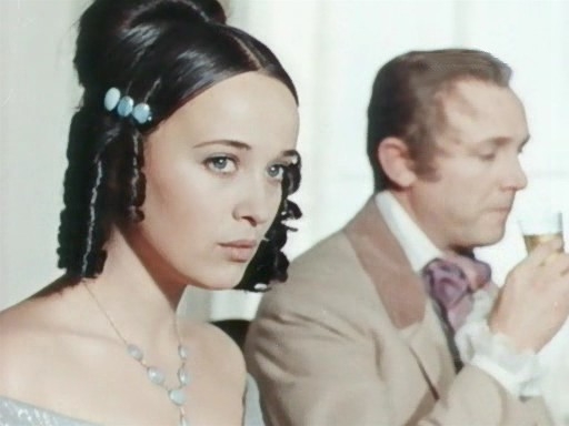 Bir yigit tarvuzni sikmoqda Katta mushuklar va eshaklar bilan porno tomosha qiling