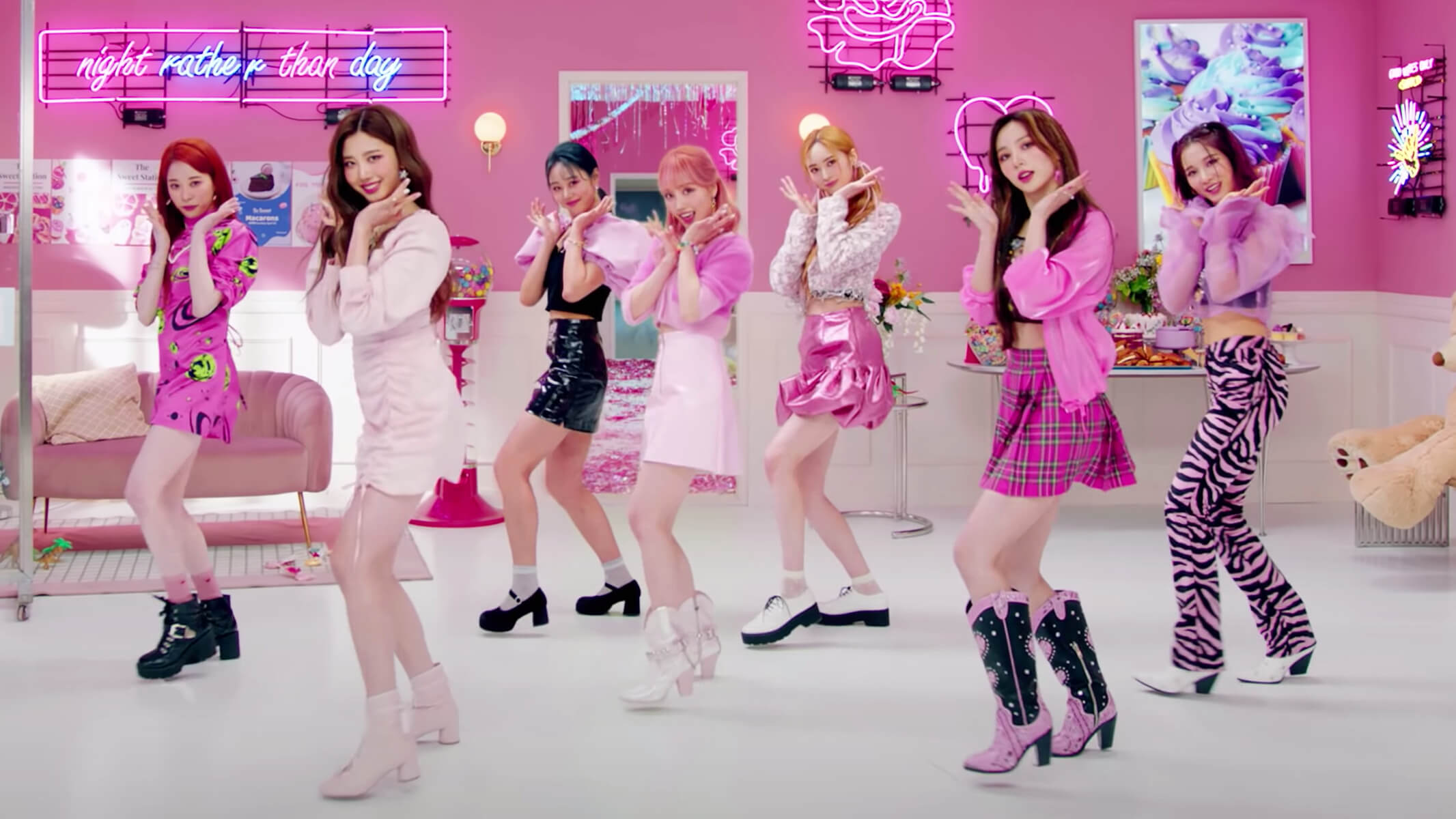 Cherry Bullet: Love So Sweet (Music Video 2021) - IMDb