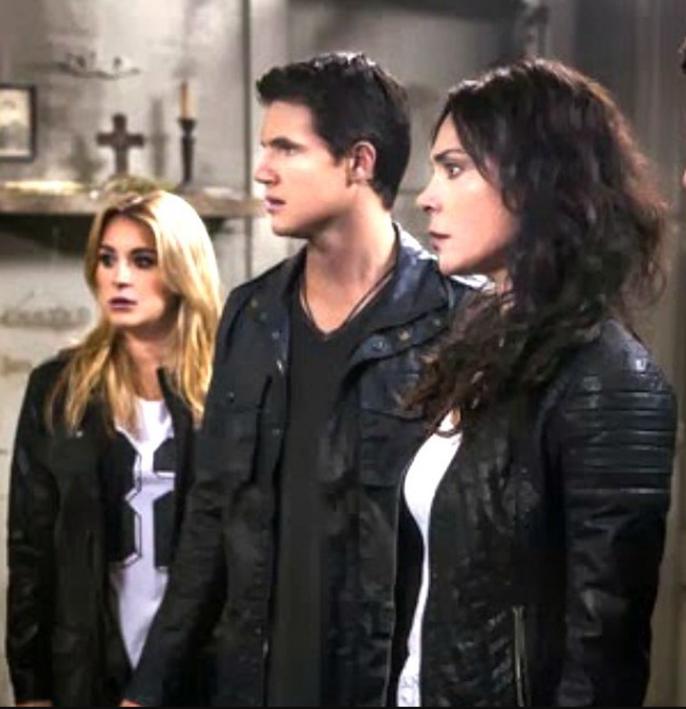 Robbie amell