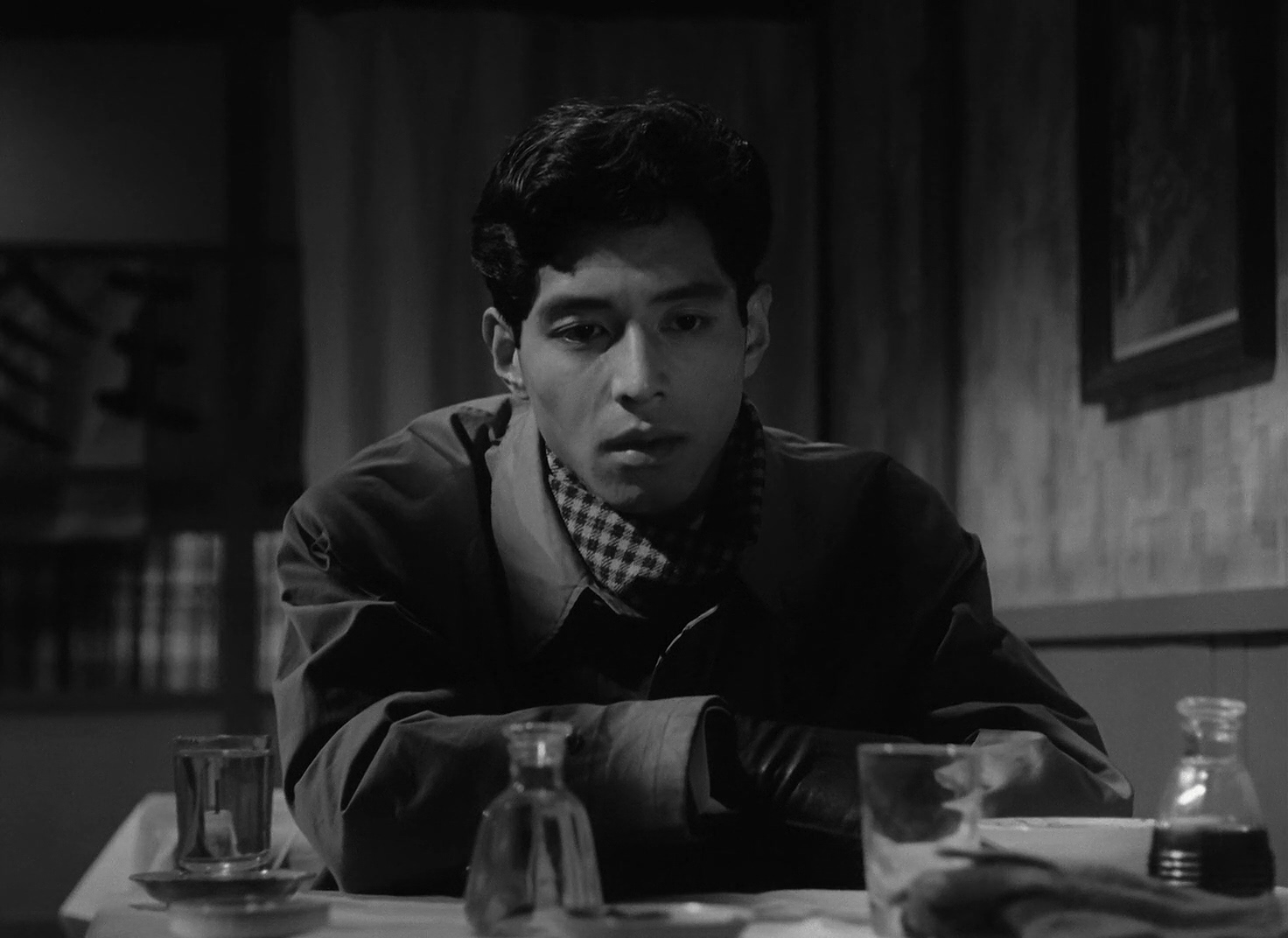 Masami Taura in Crepúsculo de Tokio (1957)