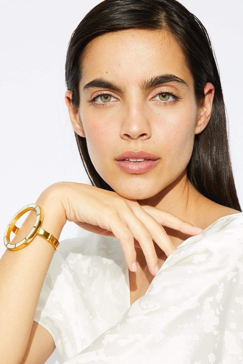 Паттайядағы транссексуалды бейнелер Ингрестің эротикалық суреттері