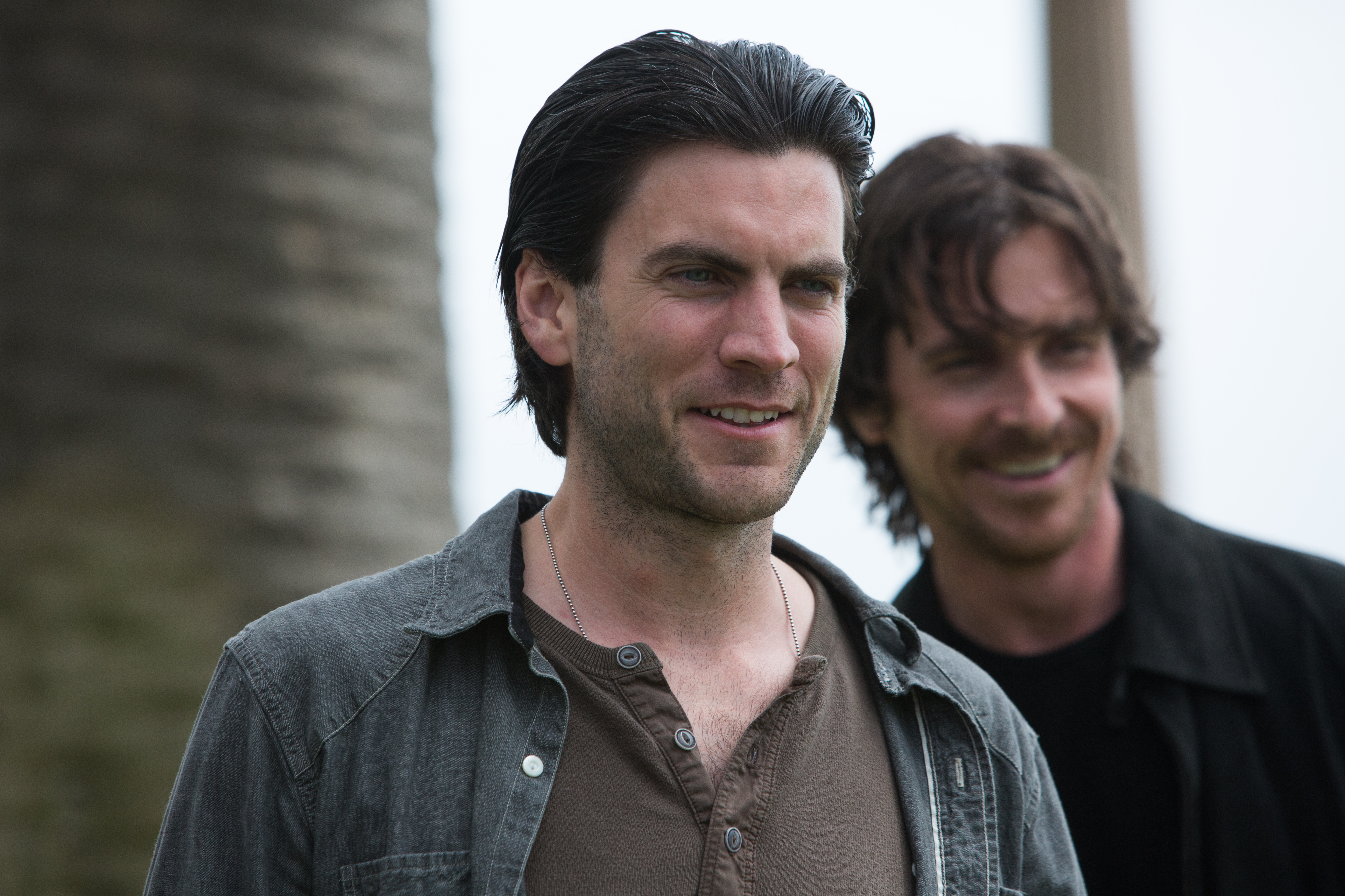 Christian Bale and Wes Bentley in Knight of Cups (2015)