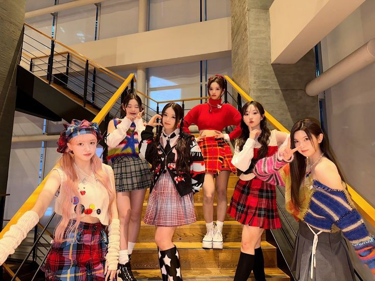 NMIXX funky glitter Christmas リリー Nmixx: Funky Glitter Christmas (Music Video 2022) - IMDb
