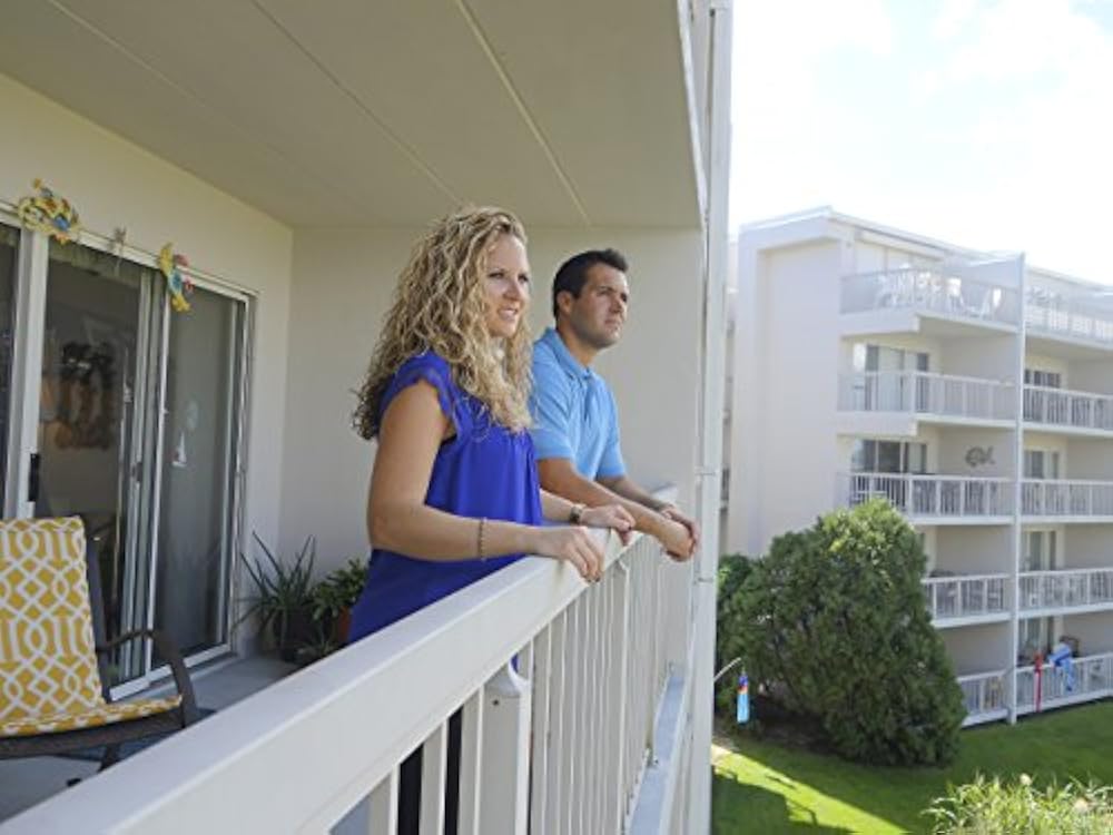 "Beachfront Bargain Hunt" Giddy to Find a Beachfront Home in Ocean City
