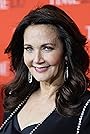 Lynda Carter's primary photo Lynda Carter's primary photo