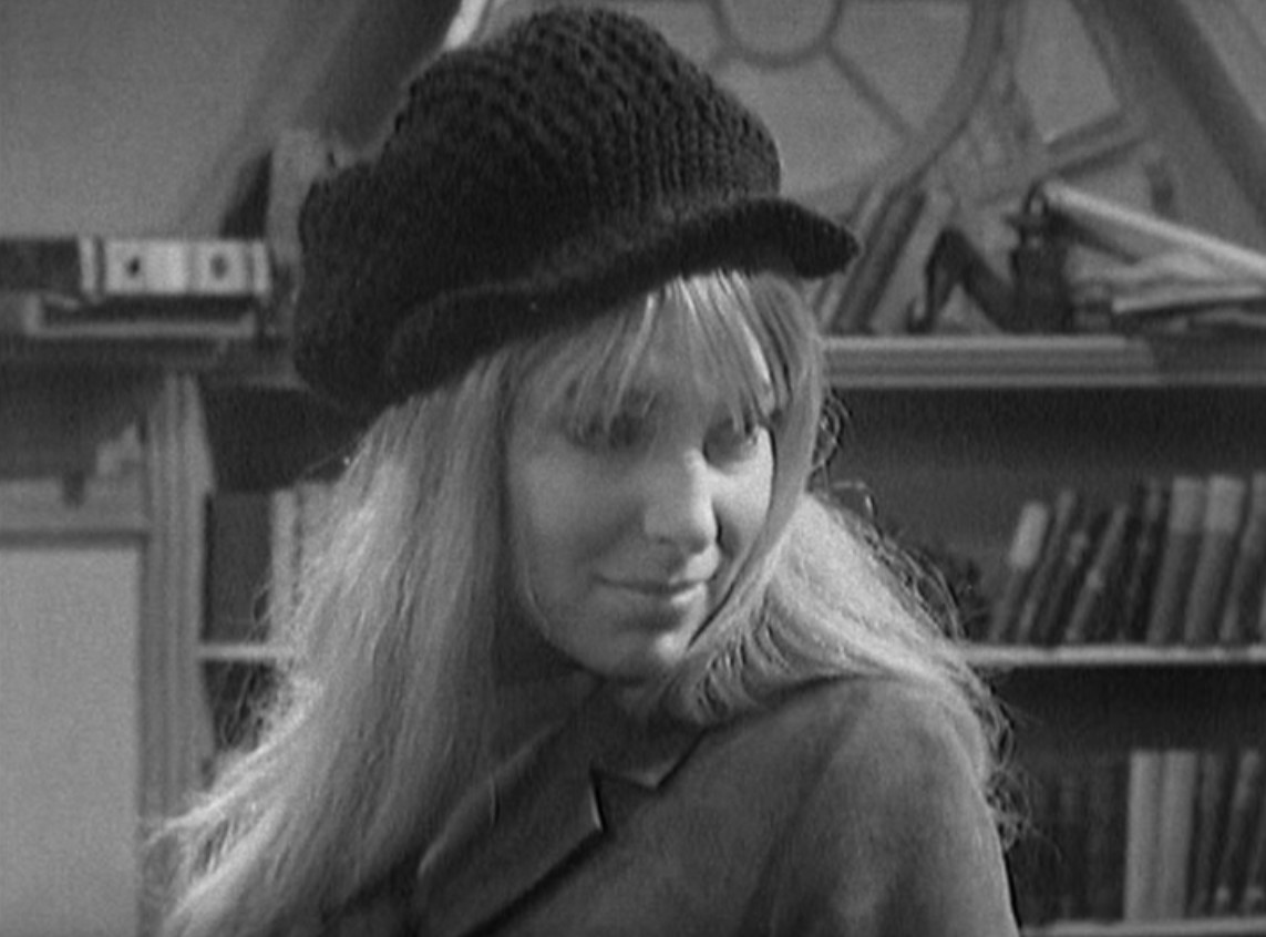 Amber Kammer in First Steal Six Eggs (1966)