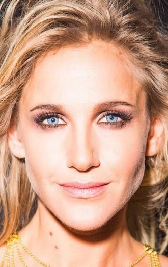 U arman ayoliga qiyinchilik tugdiradi Tabiiyki, katta kokraklar