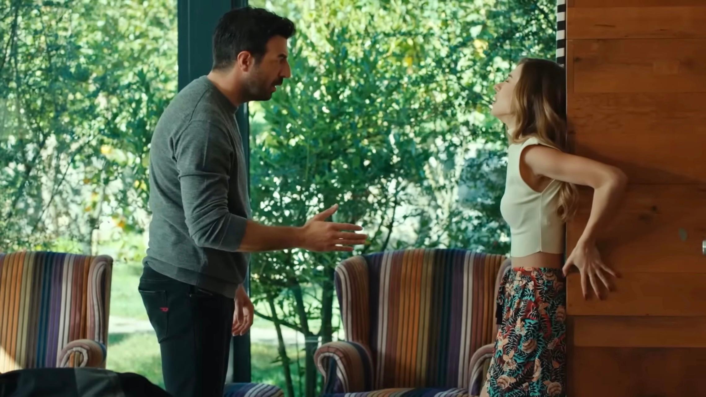 Er-xotin veb-kamera oldida vaginal jinsiy aloqa qilishdan uyalmaydi.