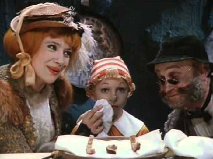 Ayol jinsiy azolarining havaskor fotosurati Men uni xohlagandek sikdim.