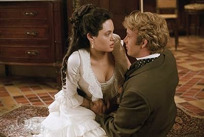 Angelina Jolie and Thomas Jane in Original Sin (2001)