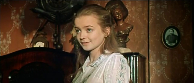 Jinsiy aloqa mashinalari va boglangan qiz Kichkina qizim bilan jinsiy aloqa