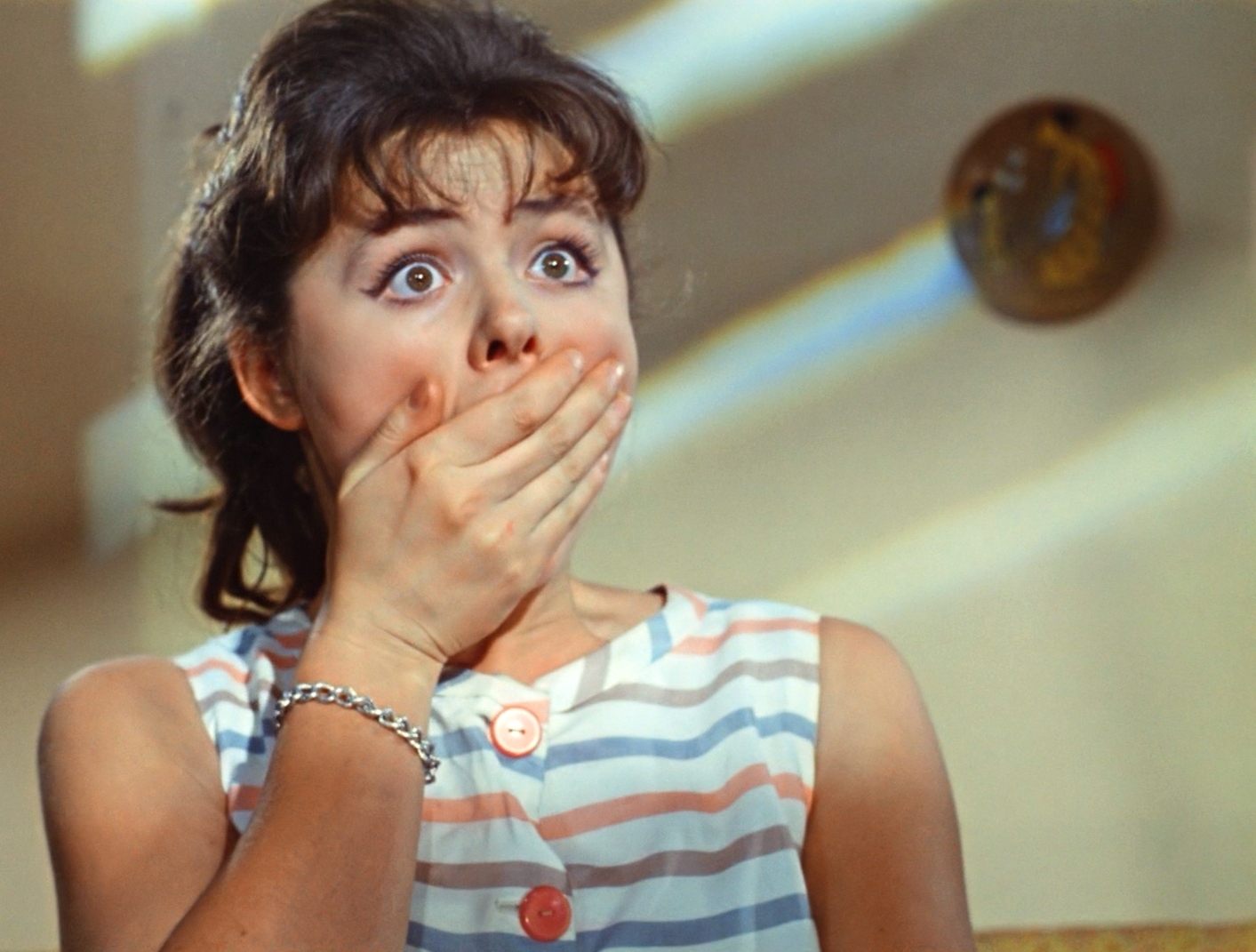 Talaba haqida yashirin kamera porno Sasha Tanyadan Tanya bilan yalangoch jinsiy aloqani tomosha qiling